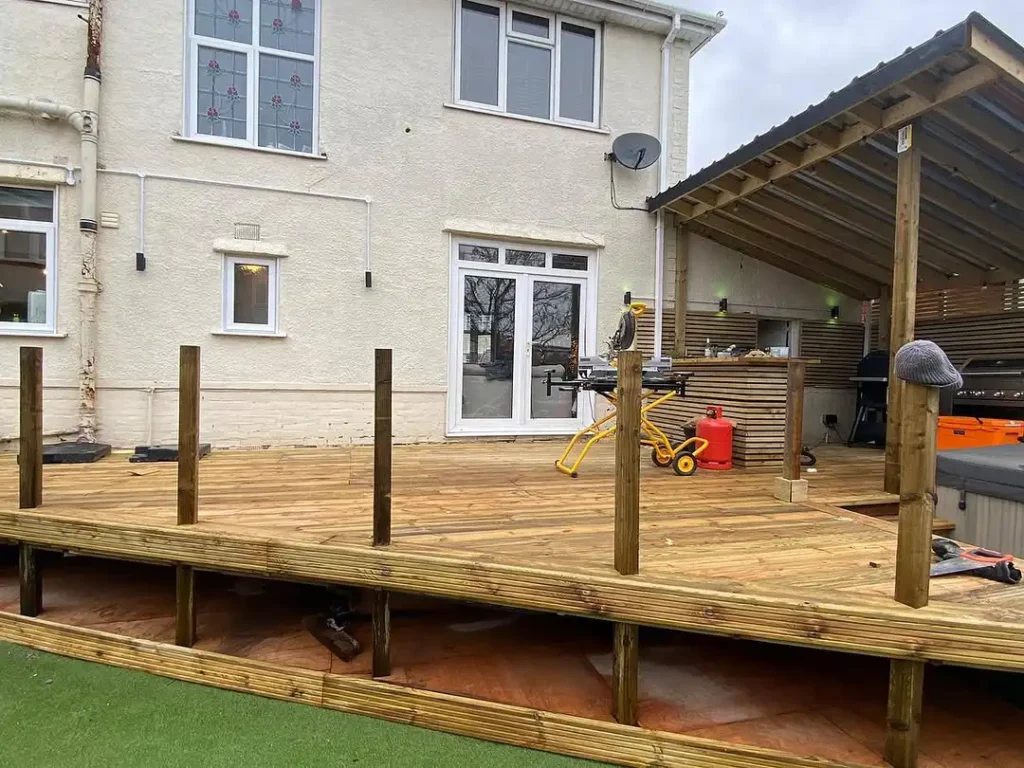 Fencing and decking installation services in Bournemouth garden